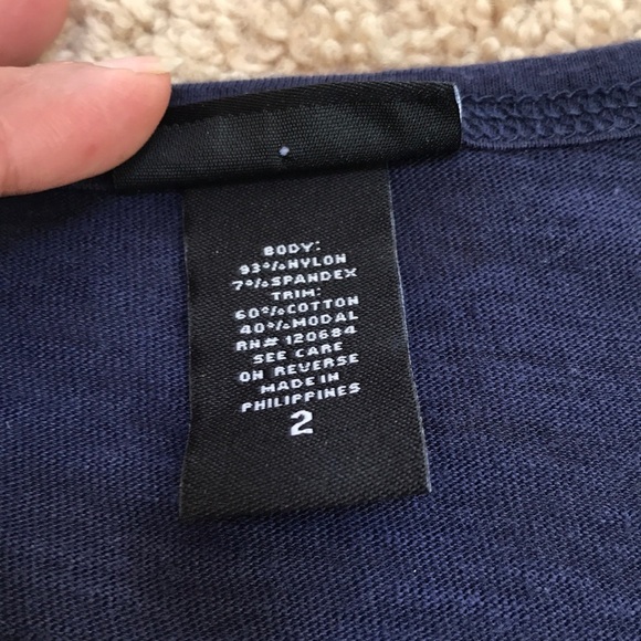 TORRID Size 2 navy lace Short Sleeve V-Neck top - Picture 6 of 9